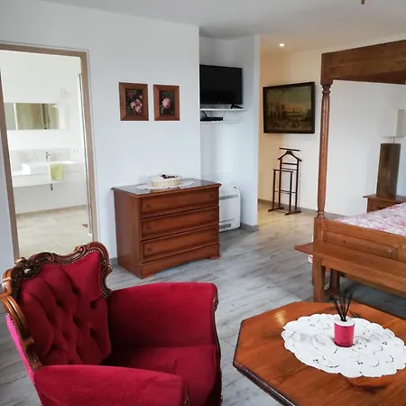 Domaine Des Essarts Bed and Breakfast 3*