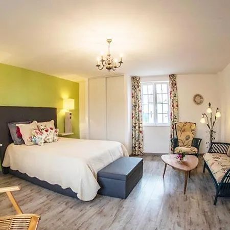 Bed and Breakfast Domaine Des Essarts Lessard-et-le-Chene