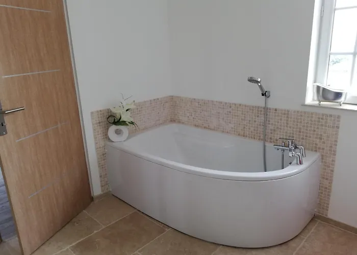 Domaine Des Essarts Lessard-et-le-Chene