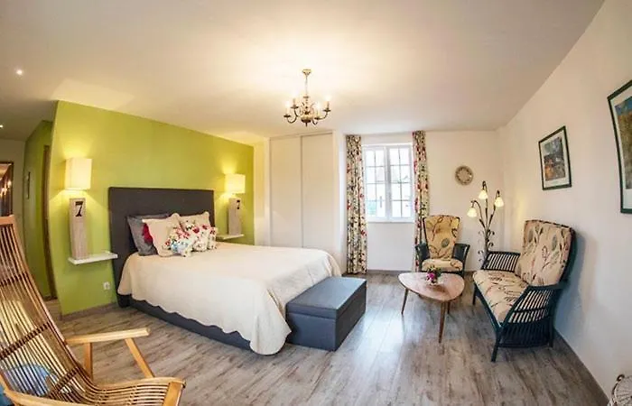 Bed & Breakfast Domaine Des Essarts Lessard-et-le-Chene